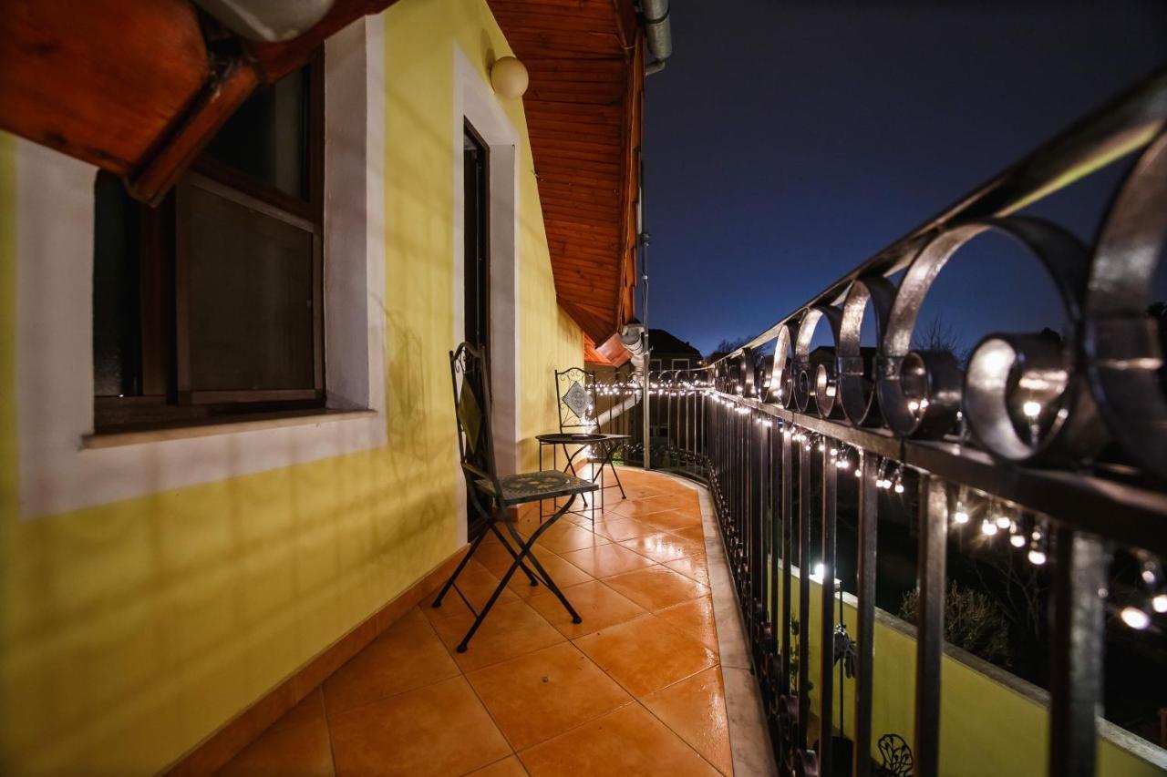 Casa 3 Guesthouse Oradea Exterior photo